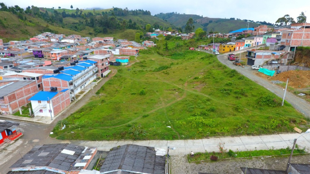 Programa 'Mil Viviendas' en Caldas recibe respaldo del Ministerio