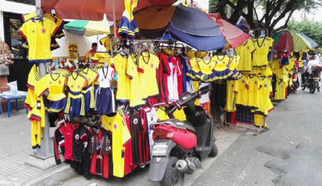 Comercio optimista de un aumento de las ventas por el partido de Colombia-Argentina. Comercio optimista de un aumento de las ventas por el partido de Colombia-Argentina.
