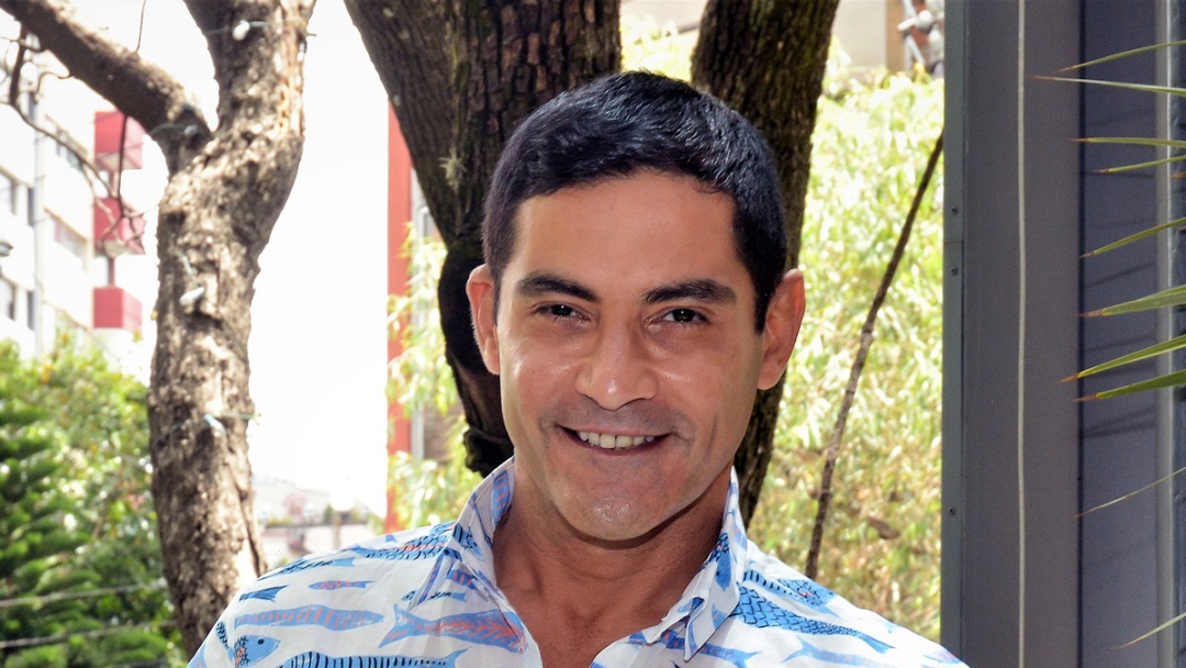 Charlie Massó celebra 40 años de carrera con canciones de José José