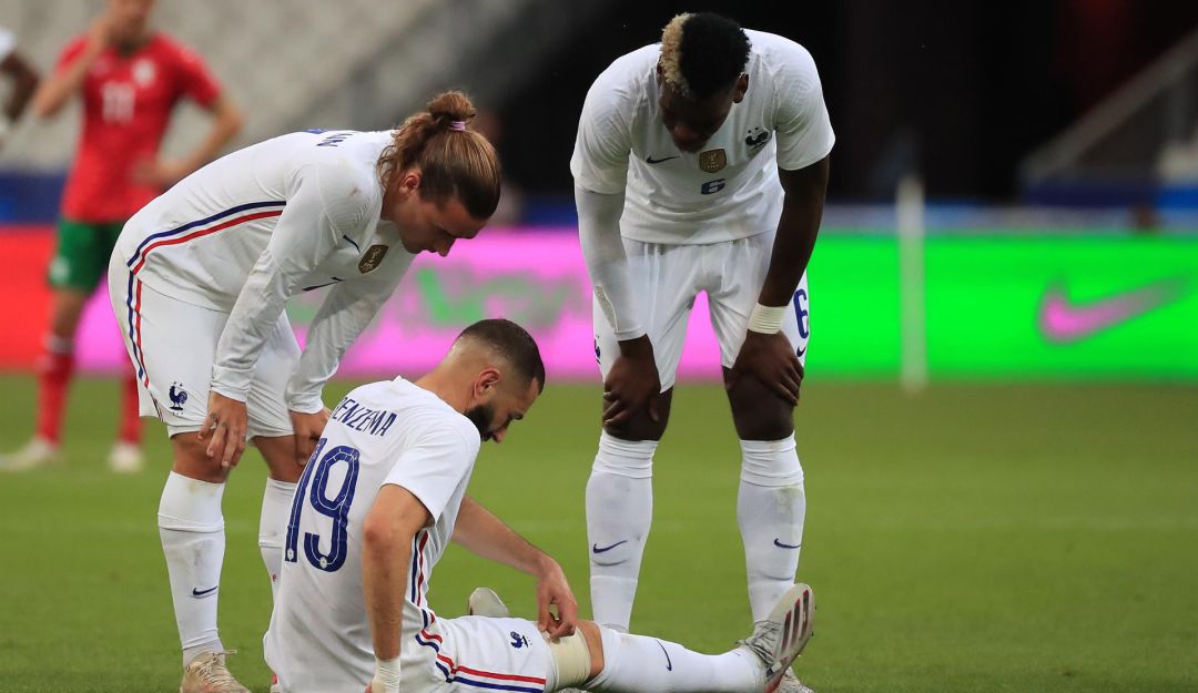 Benzema sale con molestias y prende las alarmas a una semana de la Eurocopa Benzema sale con molestias y prende las alarmas a una semana de la Eurocopa