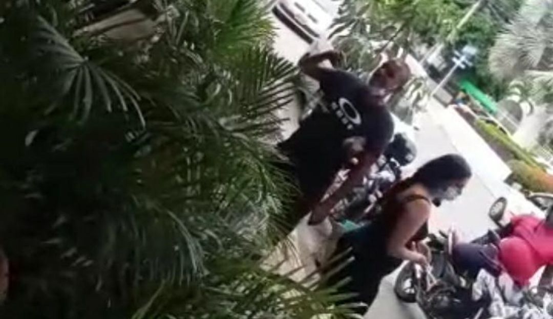 El hecho ocurrió en las afueras de una reconocida tienda ubicada sobre la avenida Jiménez El hecho ocurrió en las afueras de una reconocida tienda ubicada sobre la avenida Jiménez