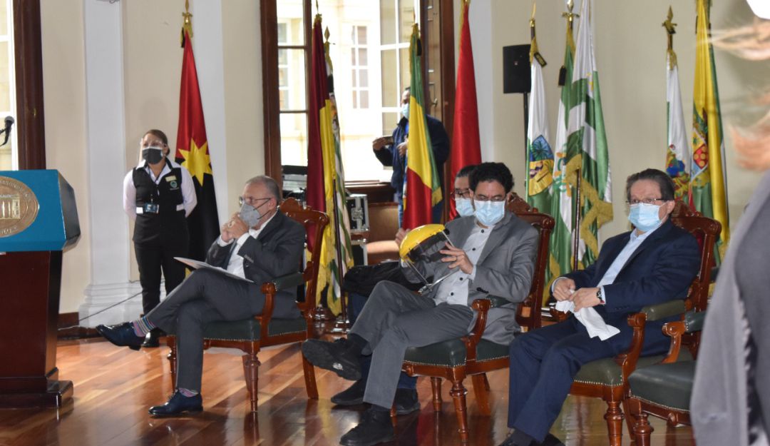 La Comisión Interamericana de Derechos Humanos también se reunió con voceros de diferentes partidos políticos La Comisión Interamericana de Derechos Humanos también se reunió con voceros de diferentes partidos políticos