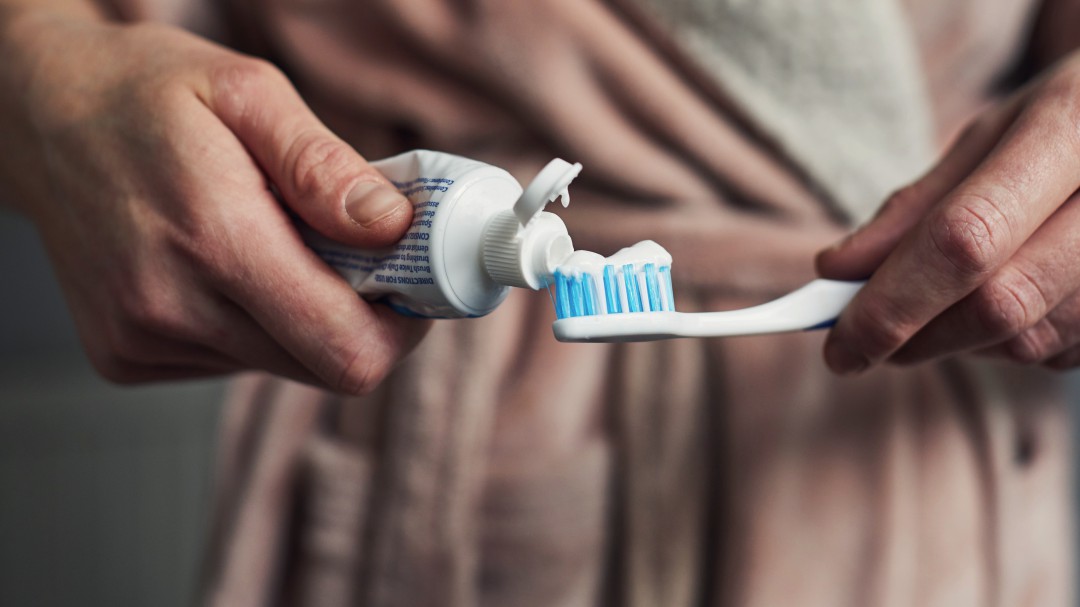 Puede estar haciendo esto mal al momento de cepillarse los dientes