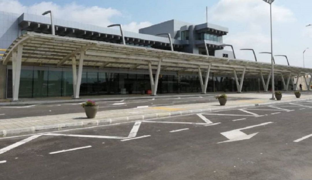 Fachada del aeropuerto Ernesto Cortissoz Fachada del aeropuerto Ernesto Cortissoz