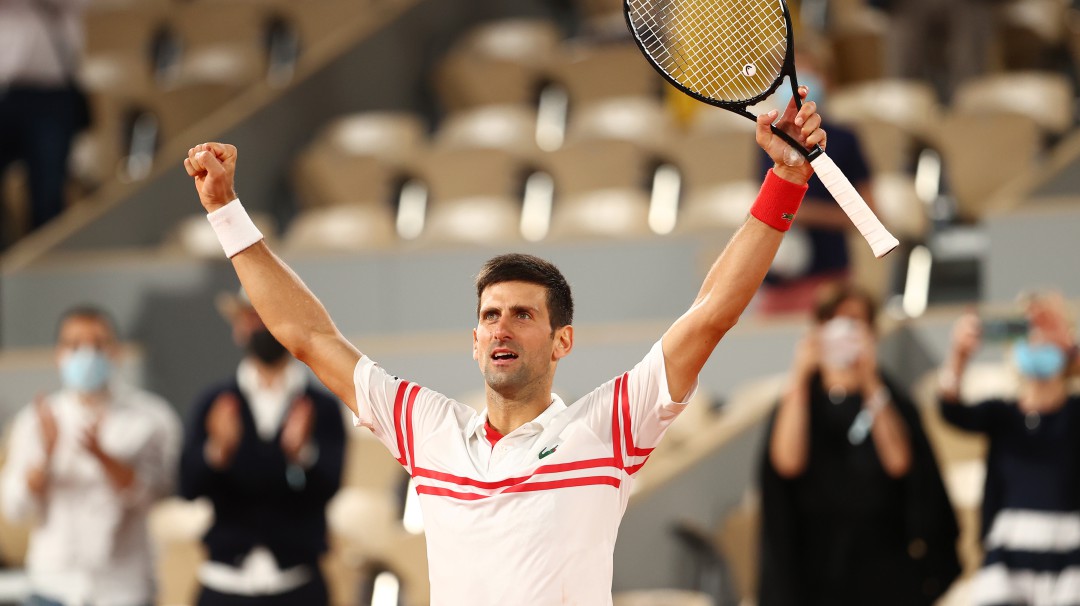 Djokovic vence al rey de Roland Garros y se cita en la final con Tsitsipas