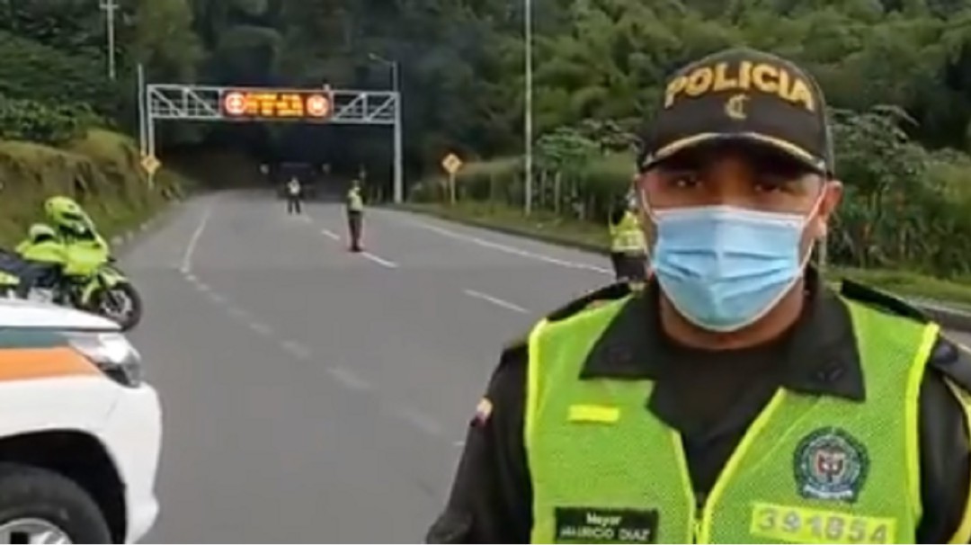 6000 vehículos diarios se movilizan por vía La Línea: Policía de Tránsito