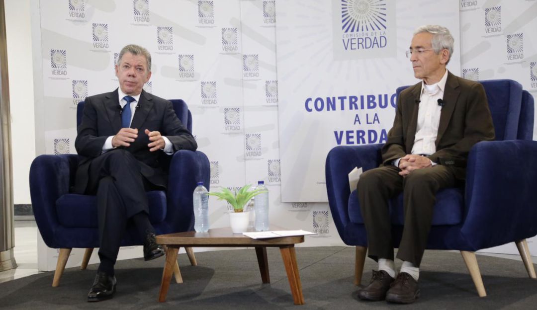 El expresidente Juan Manuel Santos y el presidente de la Comisión de la Verdad, padre Francisco de Roux El expresidente Juan Manuel Santos y el presidente de la Comisión de la Verdad, padre Francisco de Roux