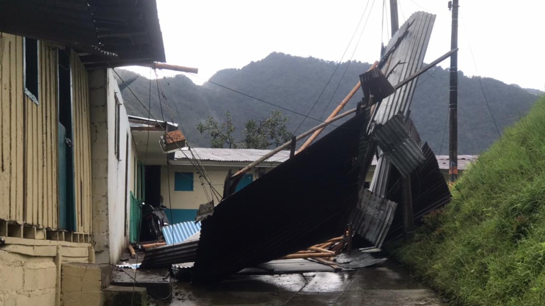 Vendaval y tormenta eléctrica afecta Montebonito corregimiento de Marulanda