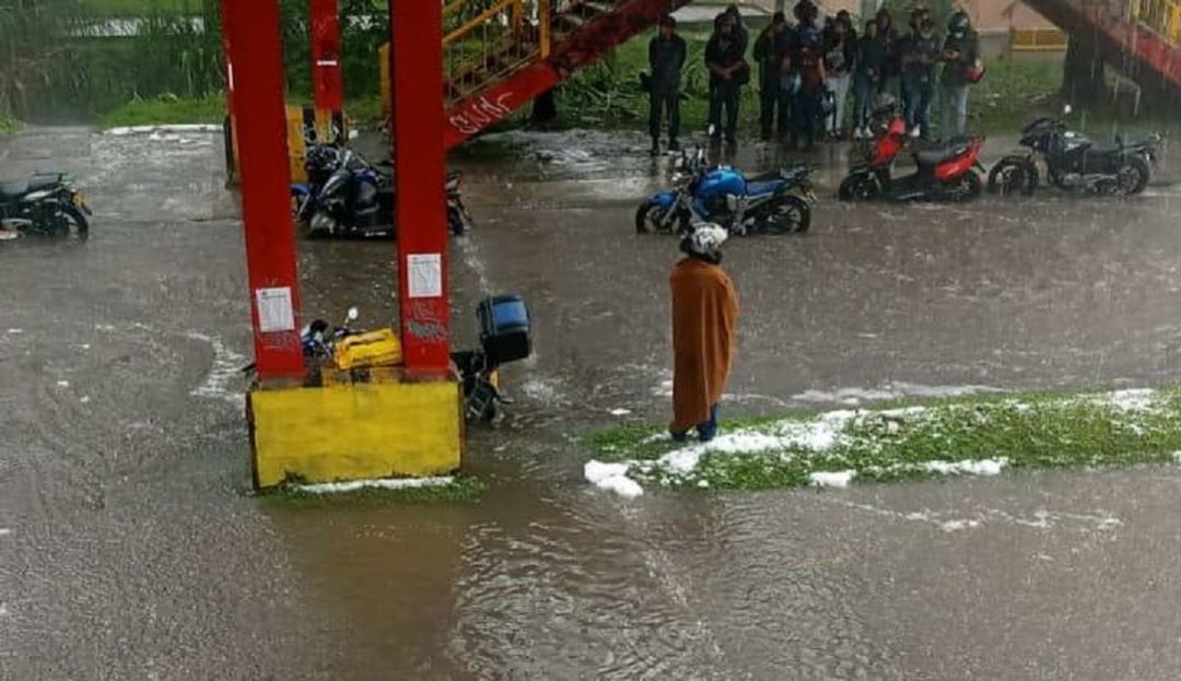 Inundación de la Avenida Kevin Ángel Inundación de la Avenida Kevin Ángel