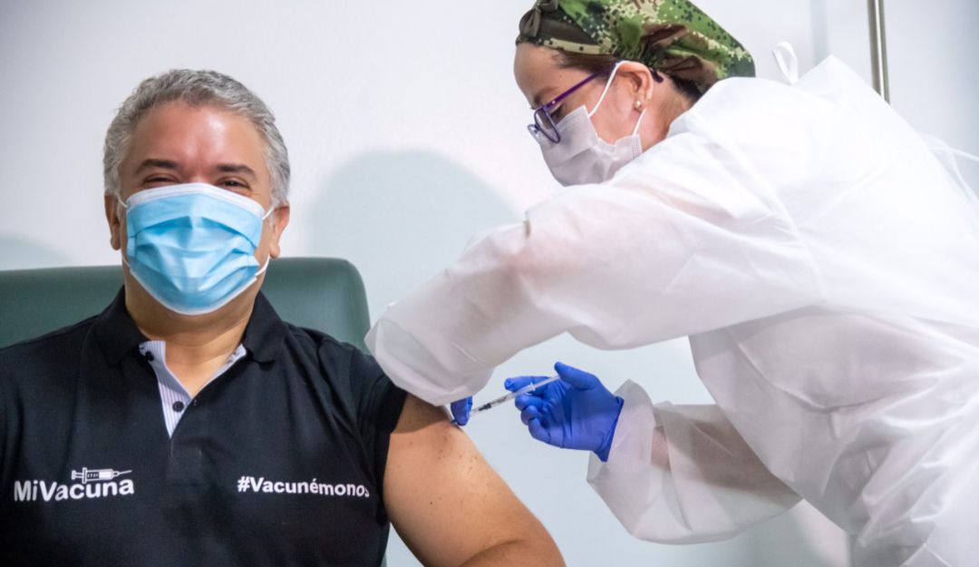 Iván Duque fue vacunado contra la COVID-19 en el Hospital Militar en Bogotá Iván Duque fue vacunado contra la COVID-19 en el Hospital Militar en Bogotá