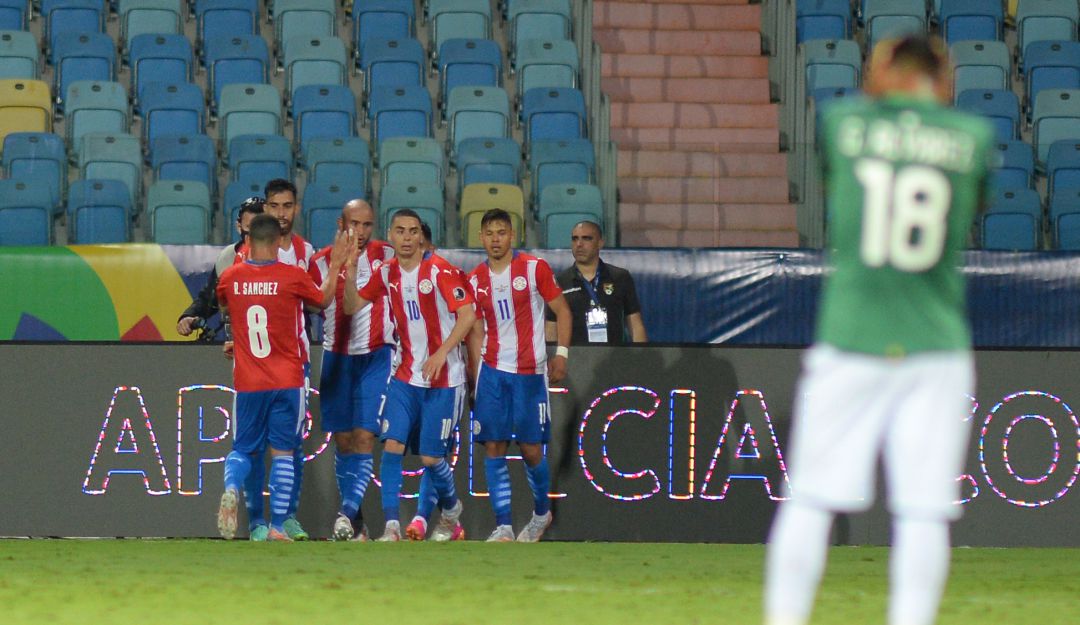 Paraguay remonta ante Bolivia y es líder del Grupo A de la Copa América Paraguay remonta ante Bolivia y es líder del Grupo A de la Copa América