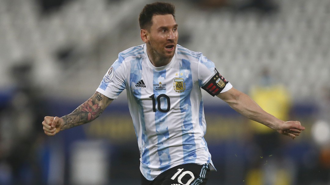 Messi y una icónica celebración que hizo recordar a Maradona