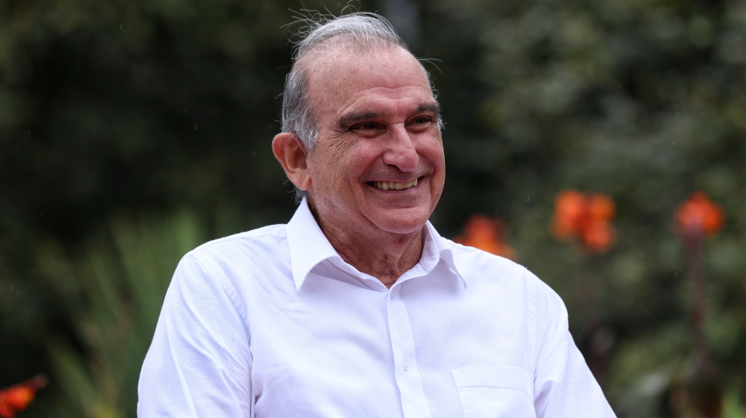 "Es falso que yo me fui a La Habana a entregar el país al castrochavismo"