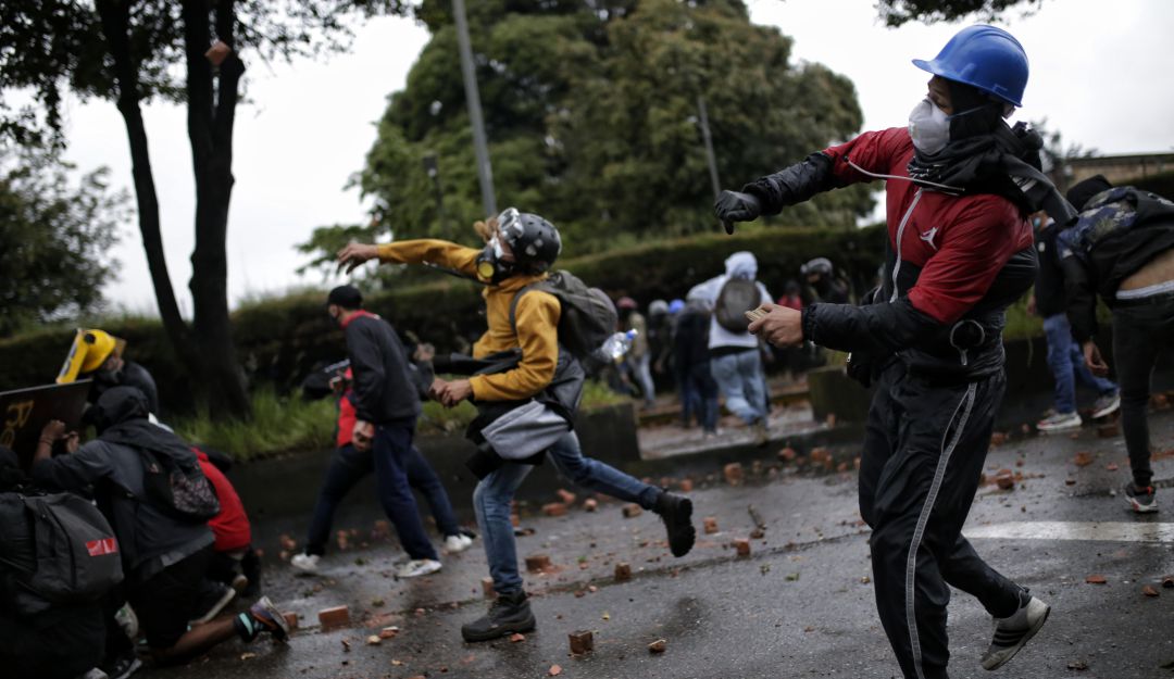 Enfrentamientos entre policía y manifestantes Enfrentamientos entre policía y manifestantes