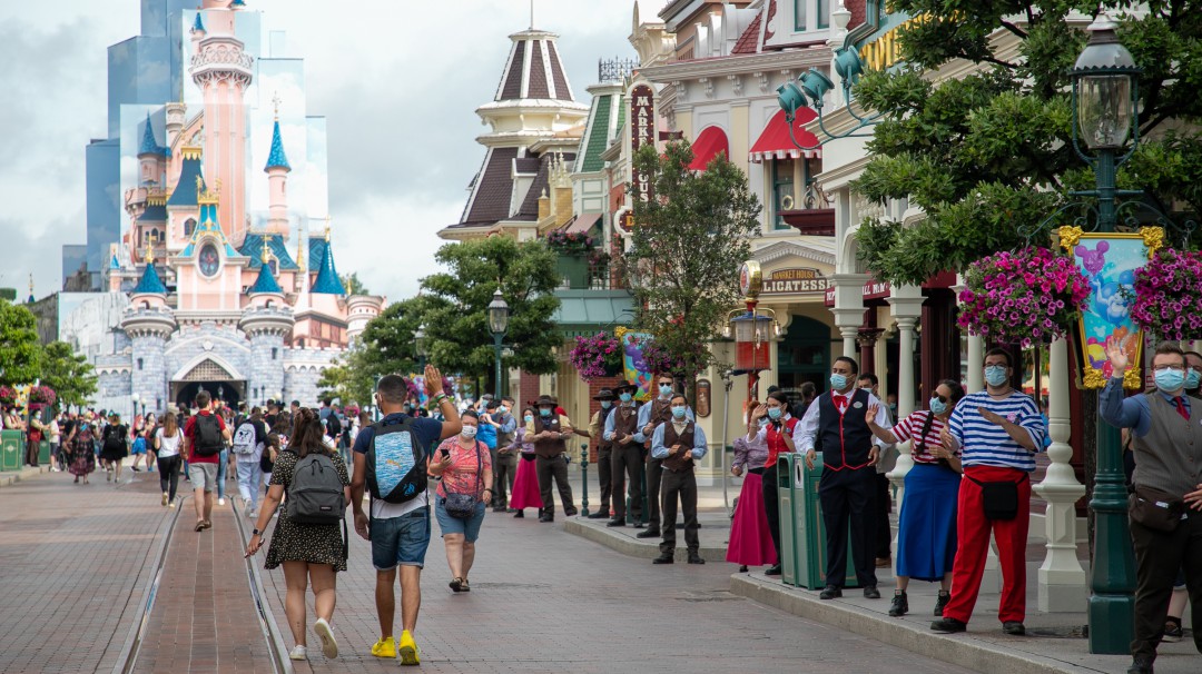 Disneyland París reabre sus puertas tras el cierre más largo de su historia