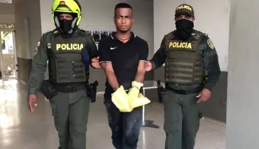 Alias ‘Miguelucho’ registra un amplio prontuario criminal por los delitos de porte ilegal de armas de fuego, hurto y lesiones personales. Alias ‘Miguelucho’ registra un amplio prontuario criminal por los delitos de porte ilegal de armas de fuego, hurto y lesiones personales.