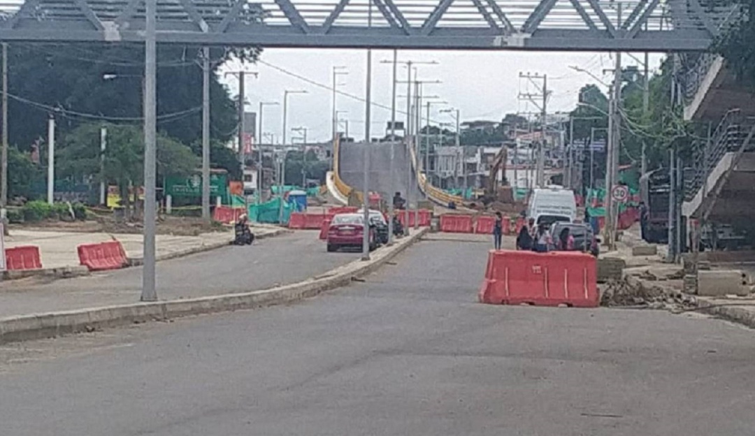 Suspenden construcción puente cuatro vientos Suspenden construcción puente cuatro vientos