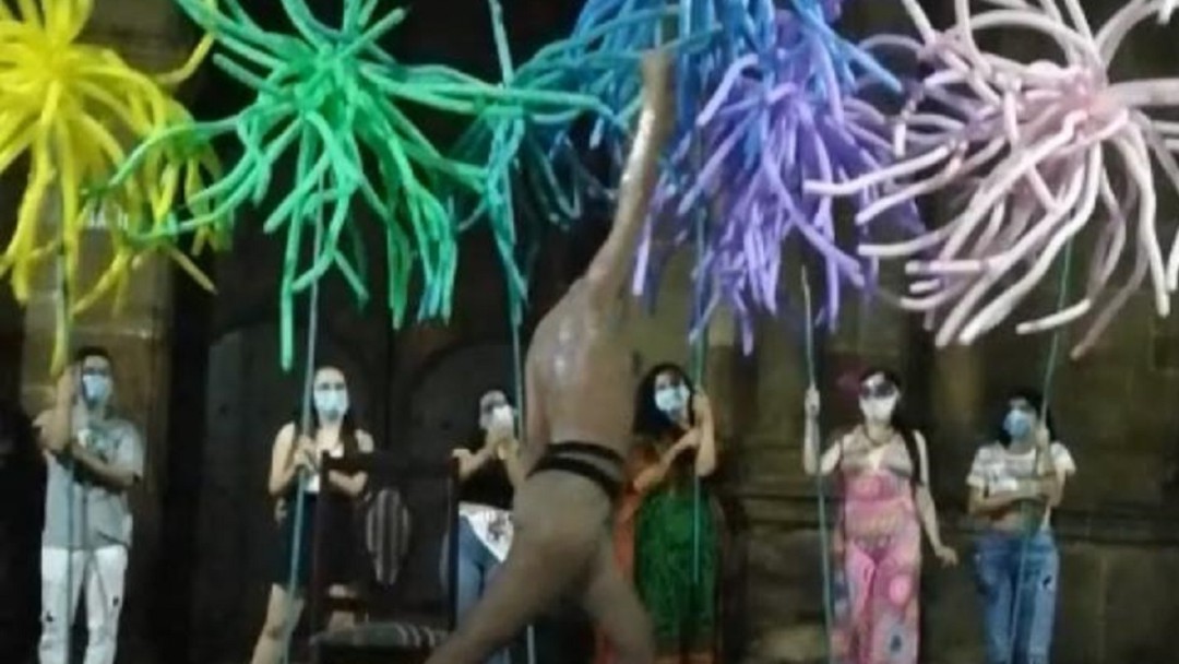 VIDEO: Polémica por show frente a la catedral de San Gil