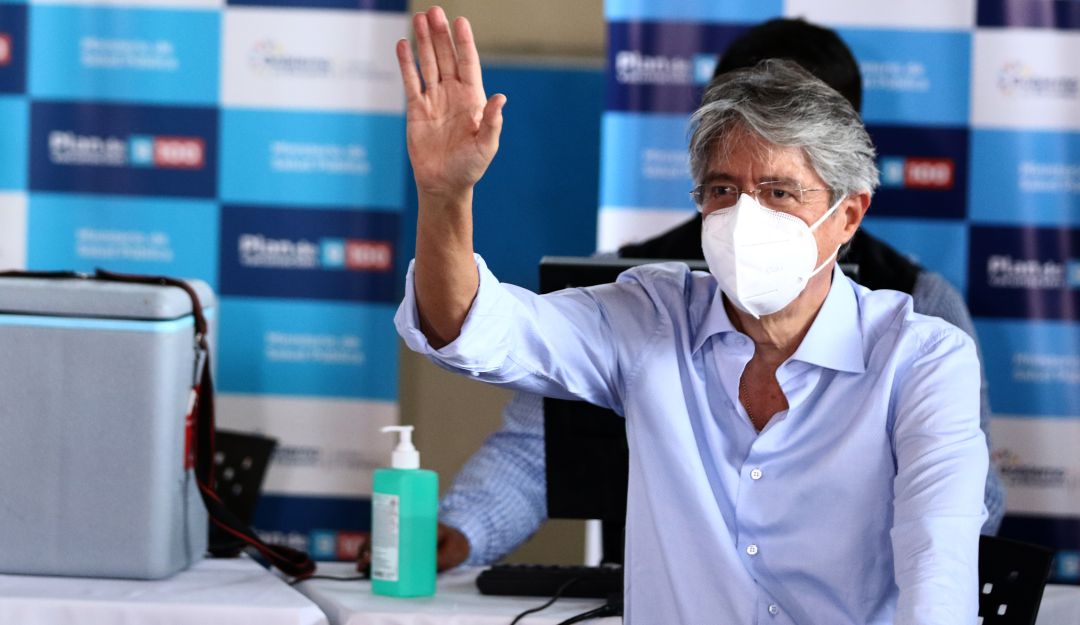 El presidente ecuatoriano, Guillermo Lasso, tras recibir la vacuna contra el coronavirus. El presidente ecuatoriano, Guillermo Lasso, tras recibir la vacuna contra el coronavirus.