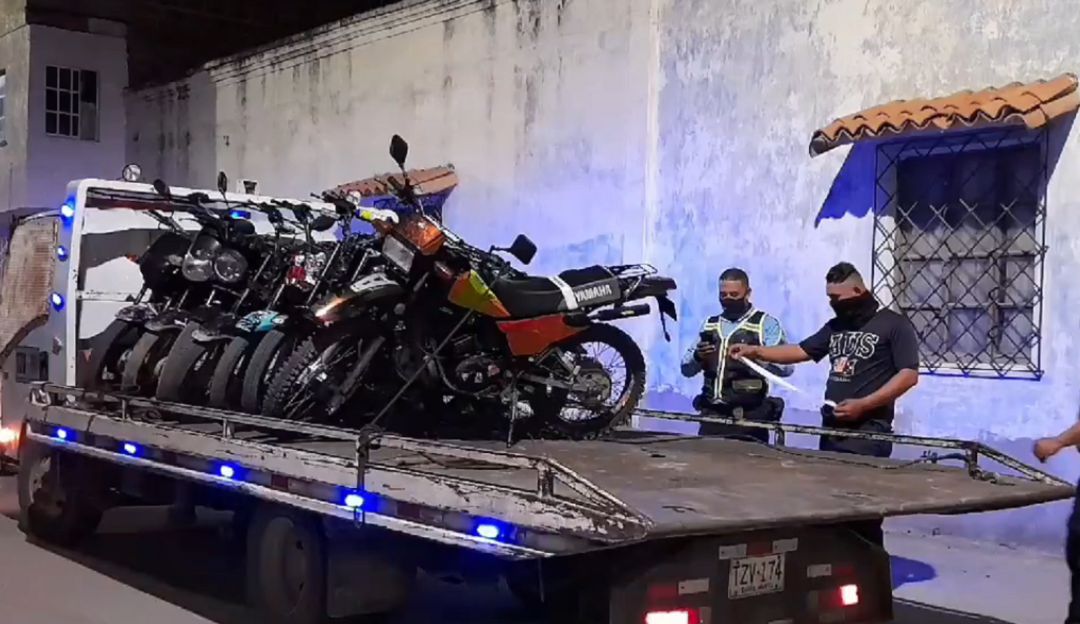 Motos inmovilizadas. Motos inmovilizadas.