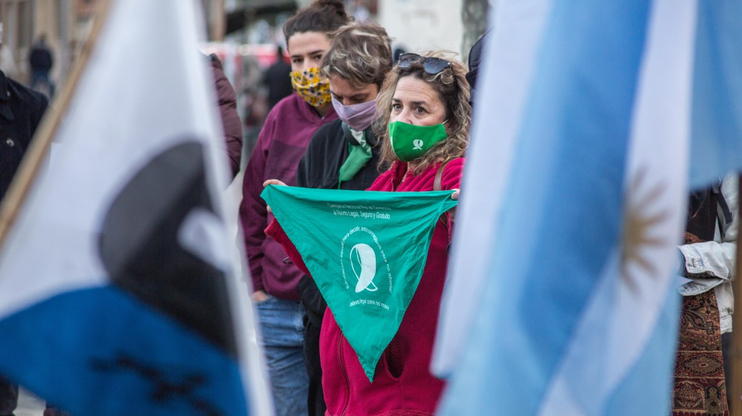 Proponen prohibir uso de lenguaje inclusivo por ley en Argentina