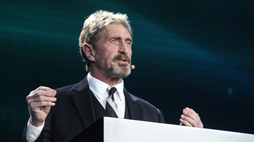 El creador del antivirus McAfee aparece muerto en una prisión en España