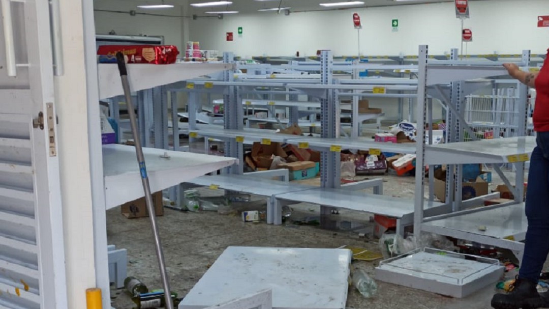 Comunidad pide intervención social por continuos disturbios en la calle 17