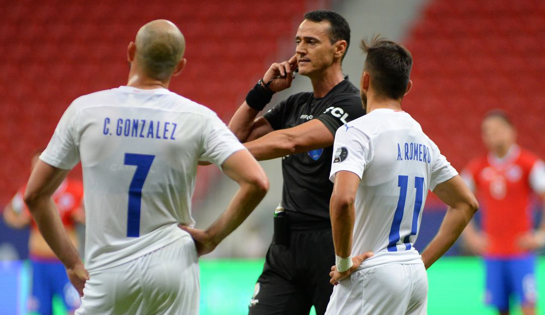 Chile pide que Wilmar Roldán sea suspendido por partido contra Paraguay Chile pide que Wilmar Roldán sea suspendido por partido contra Paraguay