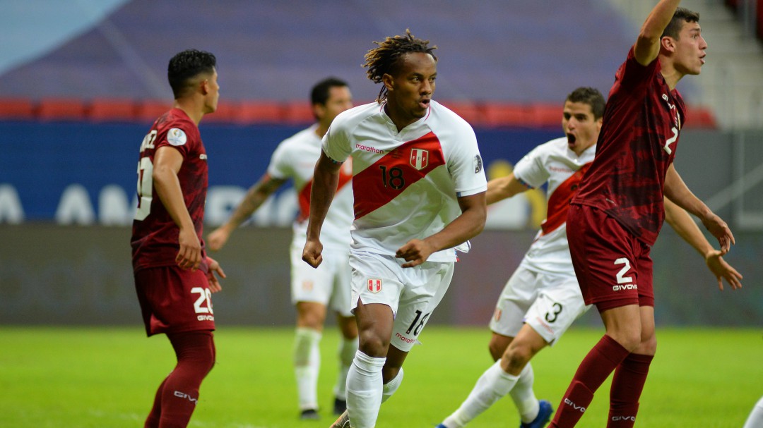 Perú le gana a Venezuela, la elimina y clasifica a cuartos de la Copa