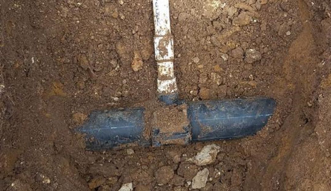 Funcionarios de Acualco aseguran que se han abstenido de volver a la zona porque fueron sacados con palos, cuchillos y machetes. Funcionarios de Acualco aseguran que se han abstenido de volver a la zona porque fueron sacados con palos, cuchillos y machetes.