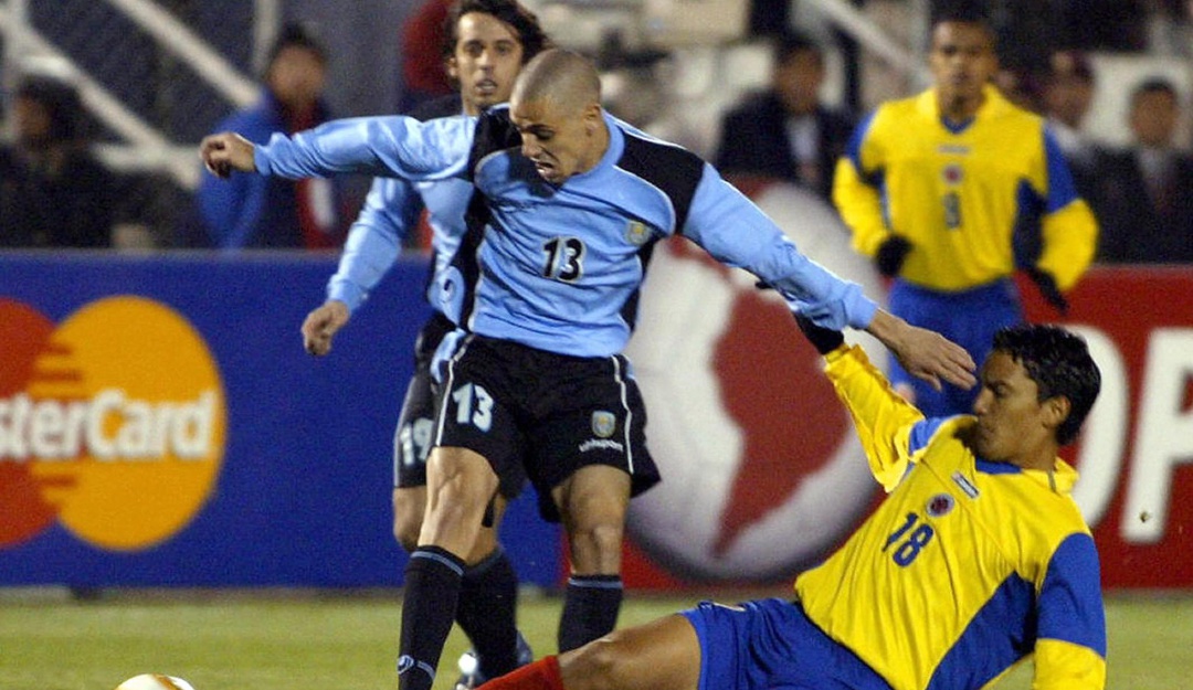 Colombia enfrentando a Uruguay en la Copa América de Perú 2004 Colombia enfrentando a Uruguay en la Copa América de Perú 2004