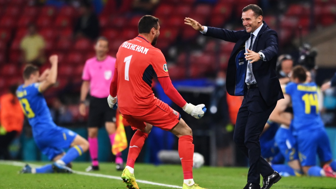 Celebra Shevchenko y Ucrania está en cuartos para medirse ante Inglaterra