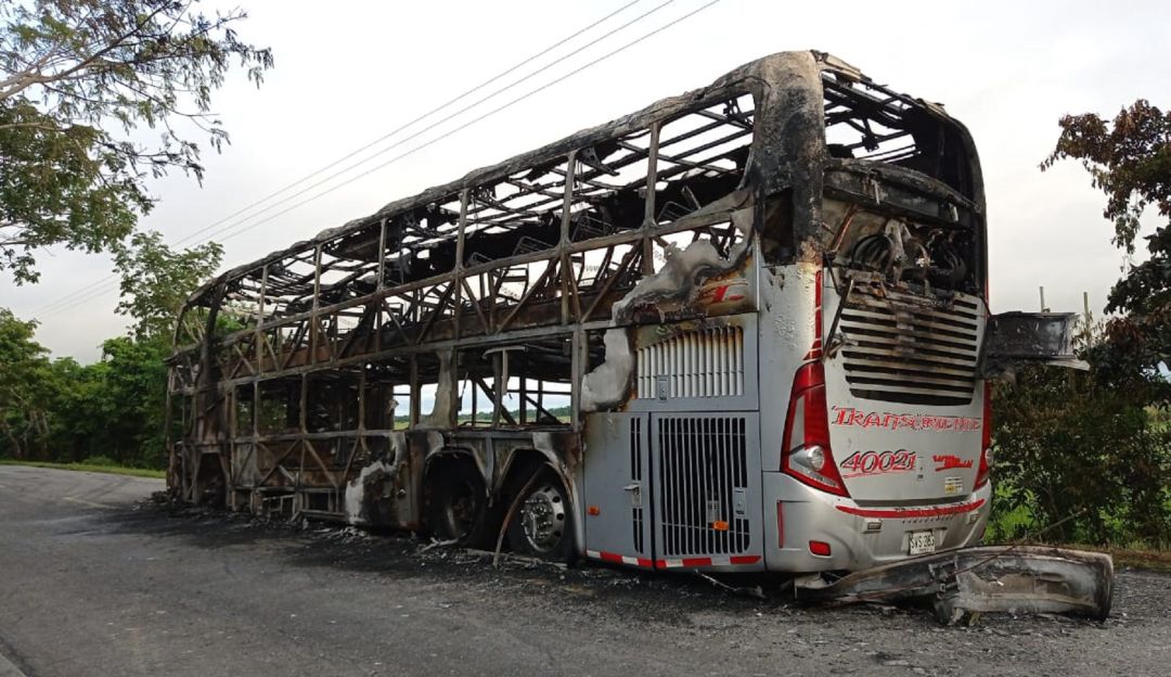 Así quedó el vehículo de transporte de pasajeros. Así quedó el vehículo de transporte de pasajeros.