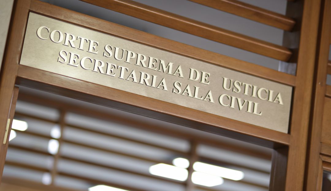 La Sala de Casación Civil de la Corte Suprema de Justicia negó una tutela y dejó en firme el proceso de extinción de dominio en contra del empresario Alberto Aroch Mugrabi. La Sala de Casación Civil de la Corte Suprema de Justicia negó una tutela y dejó en firme el proceso de extinción de dominio en contra del empresario Alberto Aroch Mugrabi.