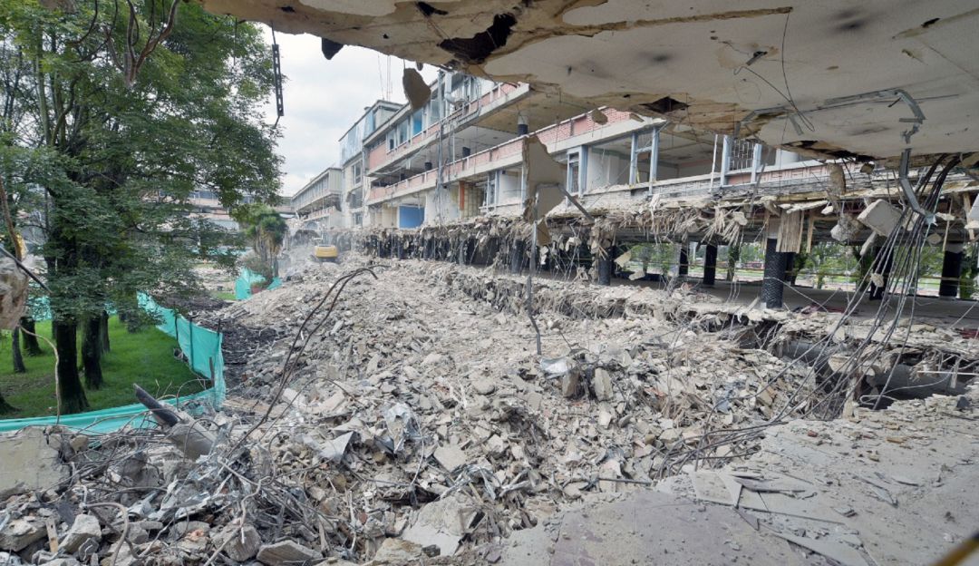 La edificación será derribada por un deterioro que representa riesgos. La edificación será derribada por un deterioro que representa riesgos.