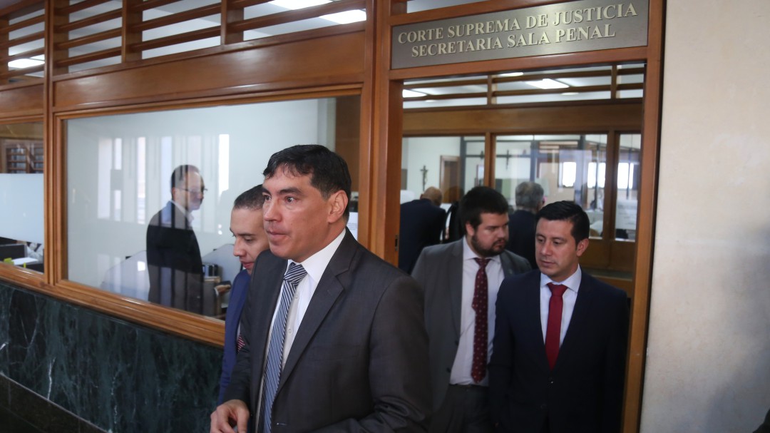 "Sorprenden maniobras y mentiras para retener el caso": Álvaro Hernán Prada
