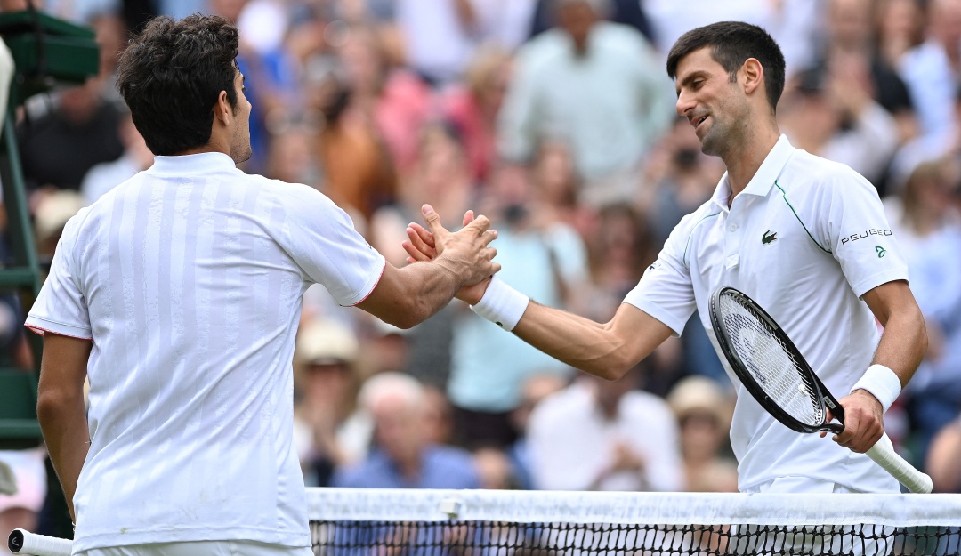 Novak Djokovic y Christian Garin en la cuarta ronda de Wimbledon 2021 Novak Djokovic y Christian Garin en la cuarta ronda de Wimbledon 2021