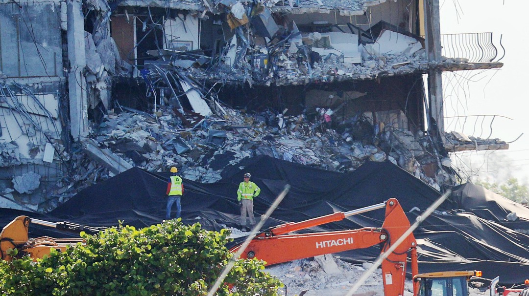 VIDEO: Así fue la demolición total del edificio que colapsó en la Florida