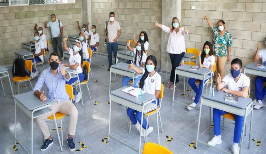Uno de los colegios en Barranquilla que estuvo en alternancia. Uno de los colegios en Barranquilla que estuvo en alternancia.