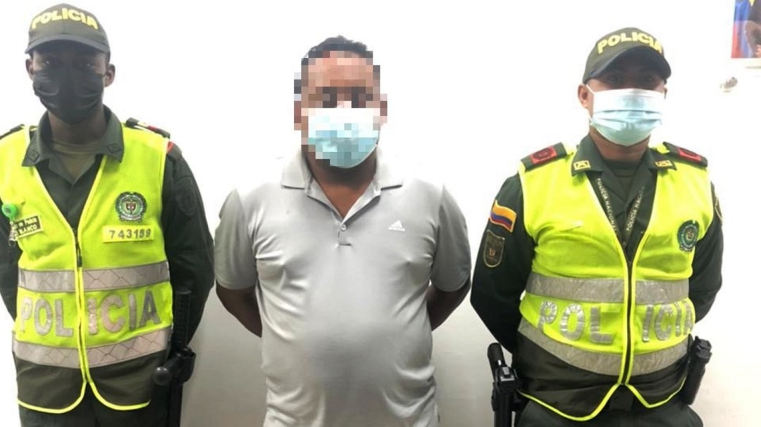 Capturado por dañar 4 pantallas de información en aeropuerto de Cartagena