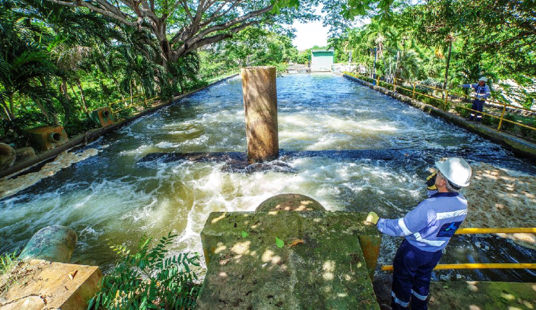 Daño en tubería de agua dejó sin el servicio a media Cartagena Daño en tubería de agua dejó sin el servicio a media Cartagena