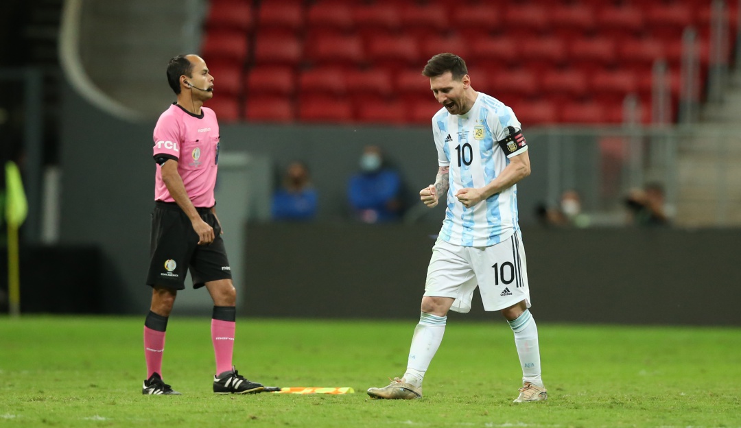 Lionel Messi ante Colombia en la Copa América 2021 Lionel Messi ante Colombia en la Copa América 2021