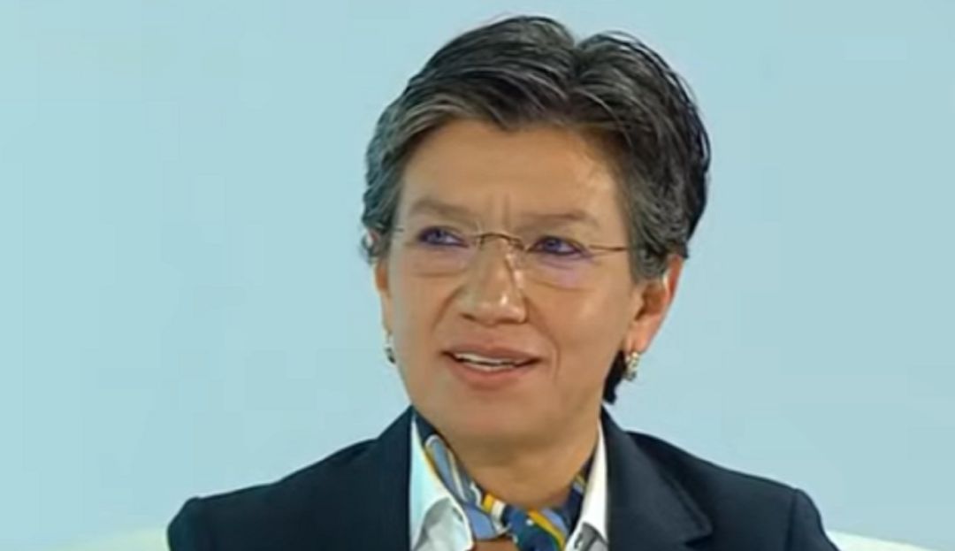 Alcaldesa Claudia López en el foro: “30 años de la Constitución Política de Colombia de 1991: el pacto fundamental de convivencia que nos une”. Alcaldesa Claudia López en el foro: “30 años de la Constitución Política de Colombia de 1991: el pacto fundamental de convivencia que nos une”.
