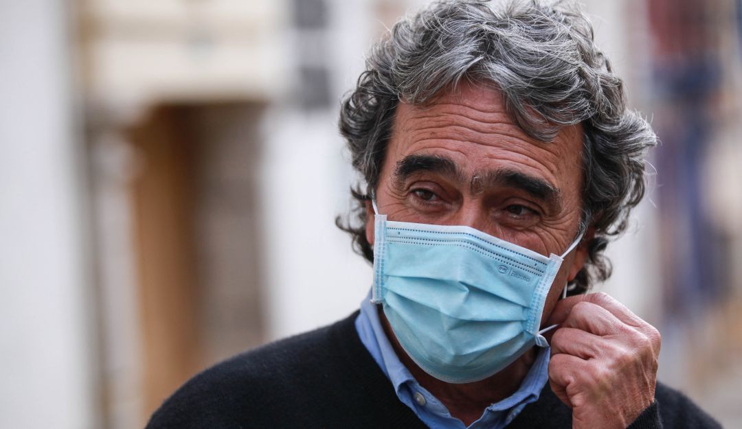 Fajardo propone a jóvenes conformar una 'primera línea de lo público' Fajardo propone a jóvenes conformar una 'primera línea de lo público'