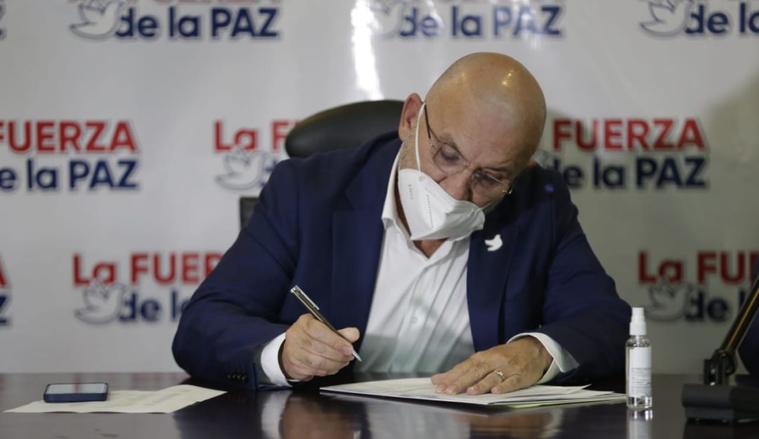 El legislador busca recoger al menos un millón de firmas que respalden su candidatura presidencial El legislador busca recoger al menos un millón de firmas que respalden su candidatura presidencial