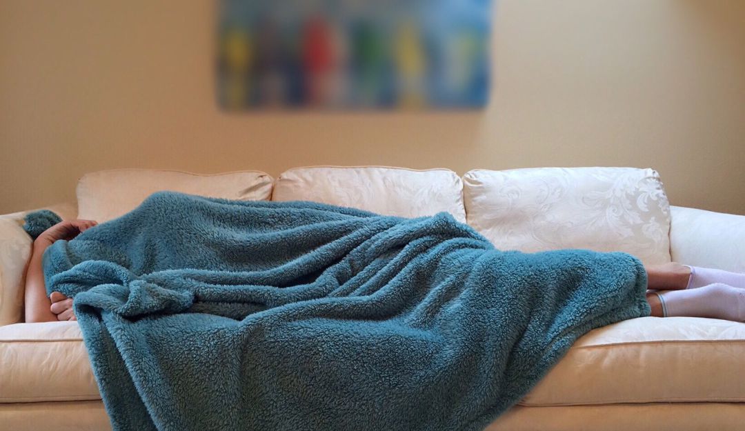 Para dormir mejor, se recomienda mantener una rutina: acostarse y despertarse a la misma hora Para dormir mejor, se recomienda mantener una rutina: acostarse y despertarse a la misma hora