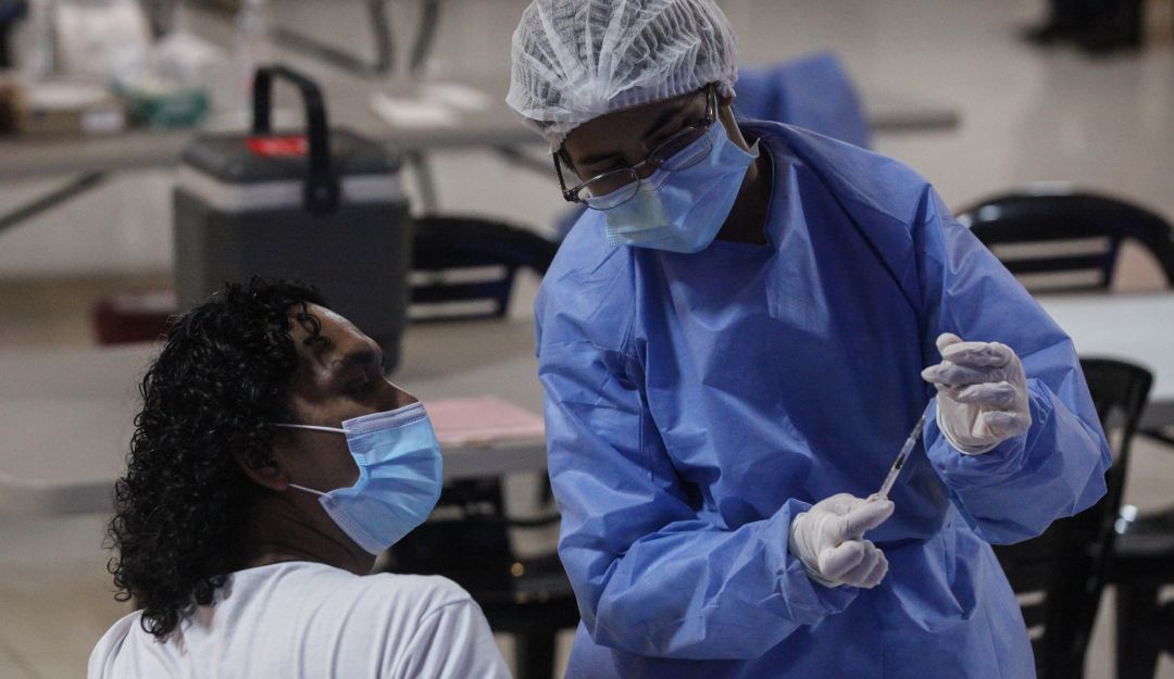 Colombia registró su mejor día en vacunación: se aplicaron 438.438 dosis Colombia registró su mejor día en vacunación: se aplicaron 438.438 dosis