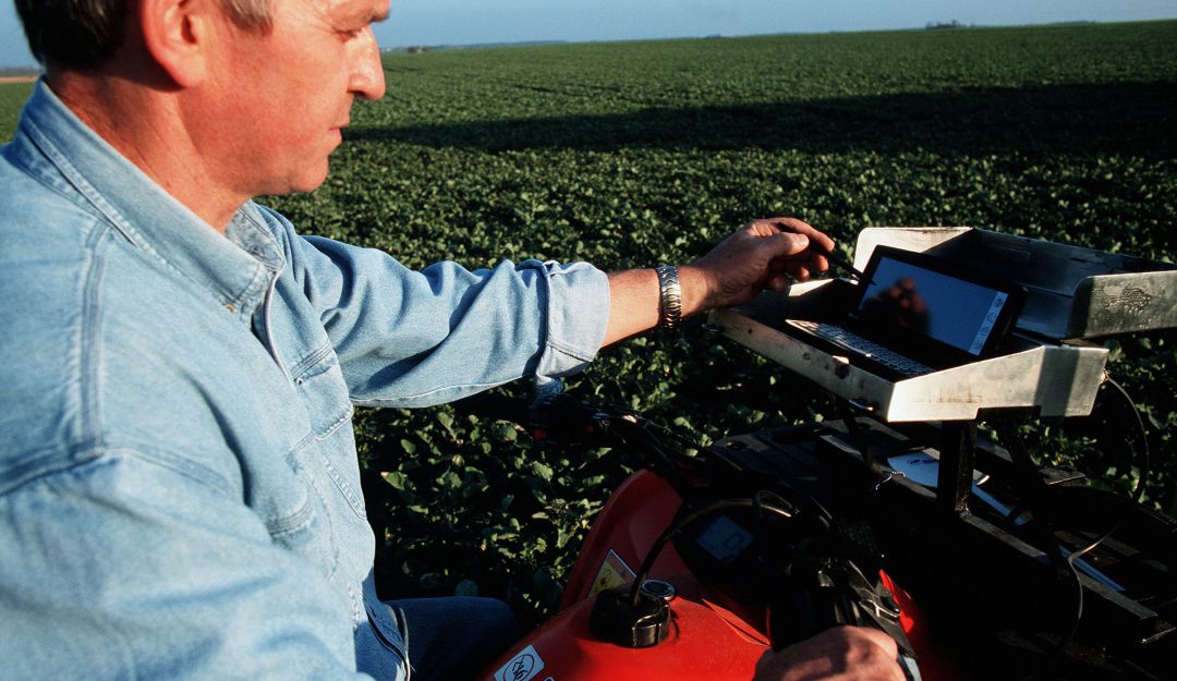 Equipos utilizados en agricultura de precisión. Equipos utilizados en agricultura de precisión.