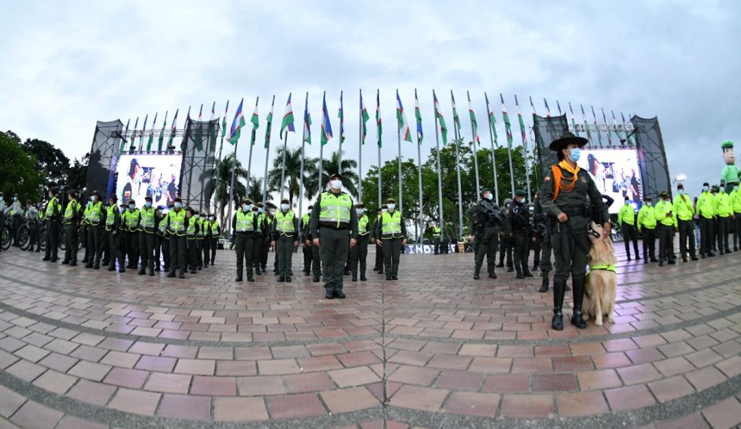 2.000 uniformados de la Policía 2.000 uniformados de la Policía