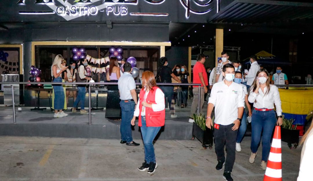 Autoridades intervinieron 20 fiestas en pleno toque de queda en Neiva Autoridades intervinieron 20 fiestas en pleno toque de queda en Neiva